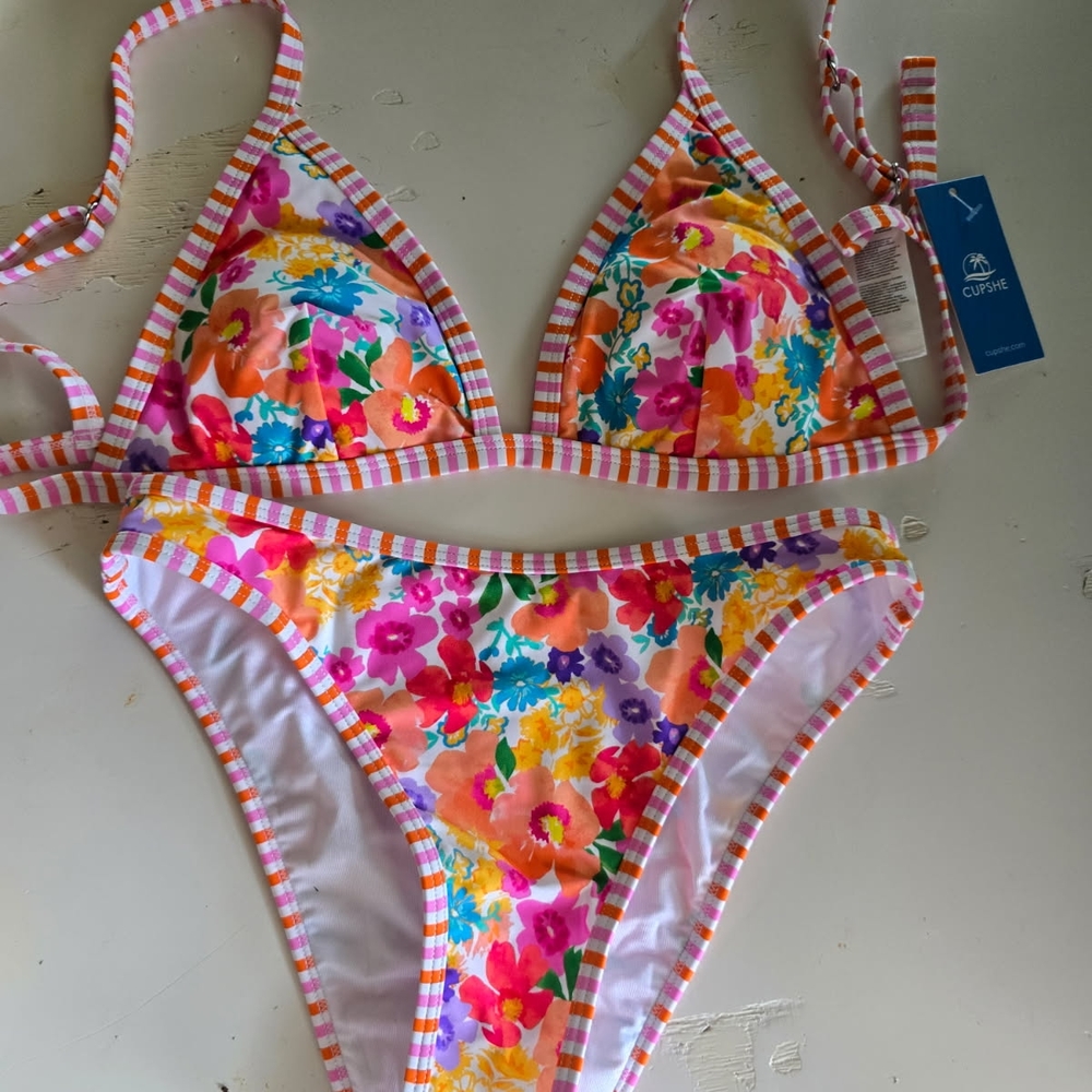 Cupshe Red and Pink Bikini Swimwear